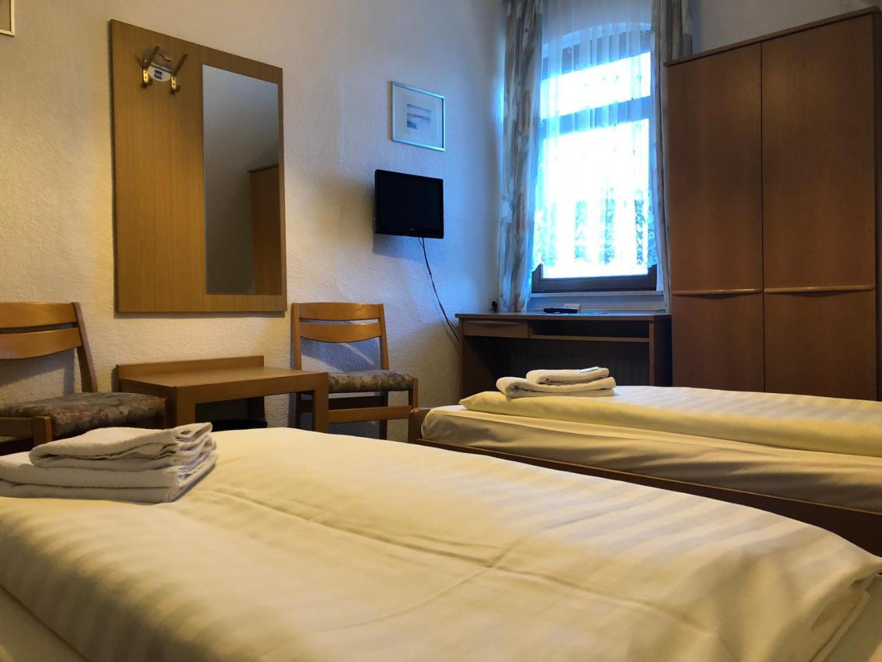 Kruegers Hotel Barsinghausen Buitenkant foto