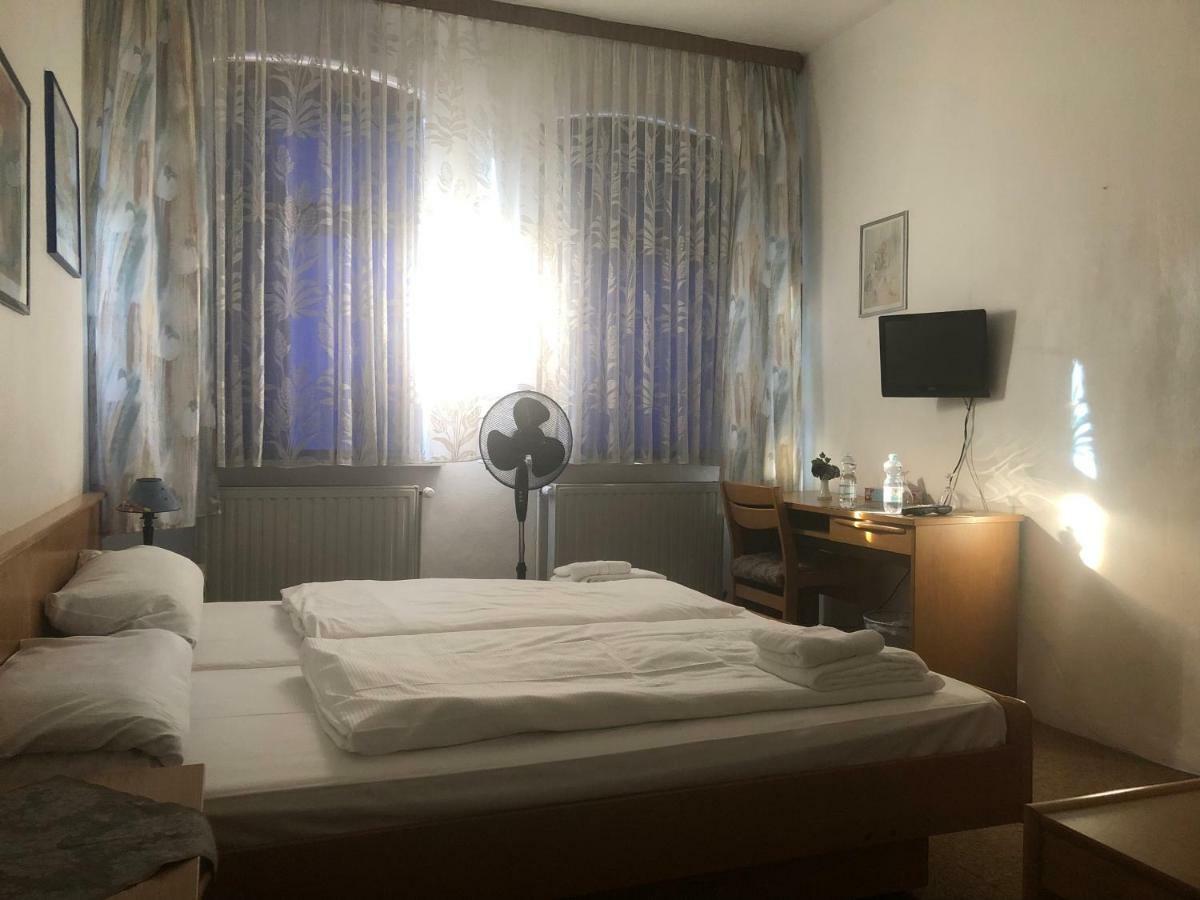 Kruegers Hotel Barsinghausen Buitenkant foto